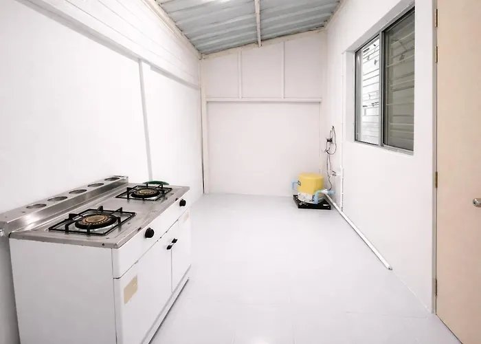 Pruksa House 3-bedroom Near Airport With Free Wifi アパート バンコク都
